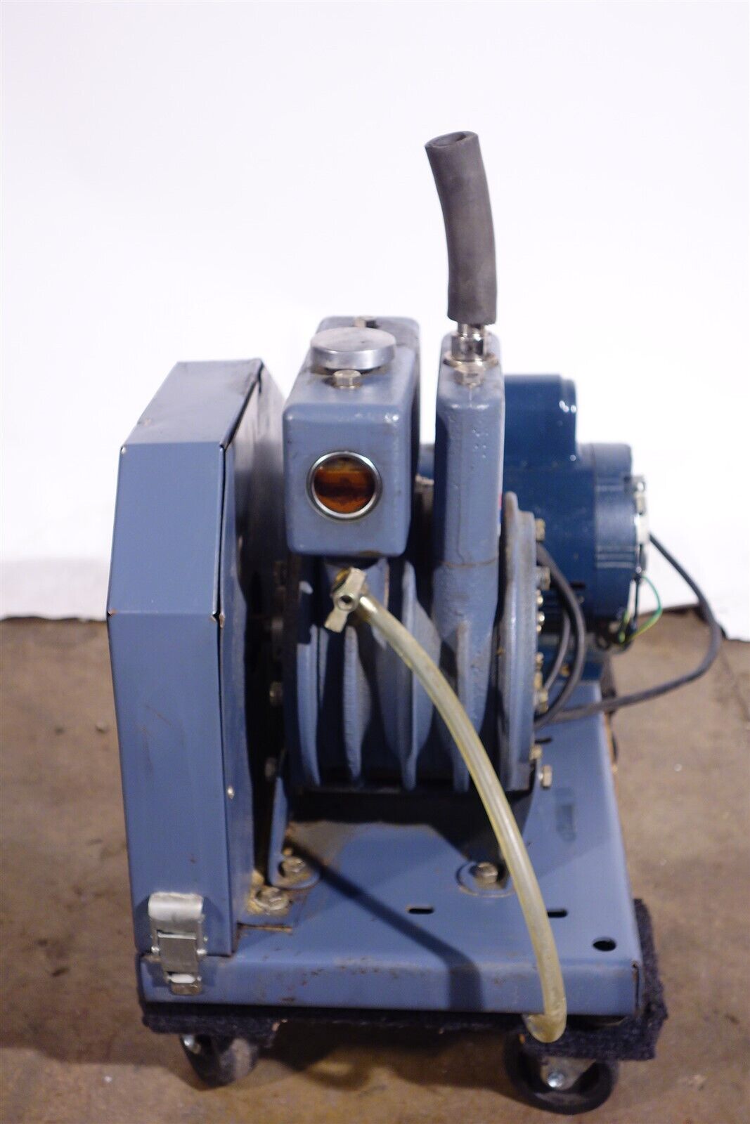 Welch 1405 DuoSeal 0.9 cfm 0.1 Micron 2-Stage Vacuum Pump Working 