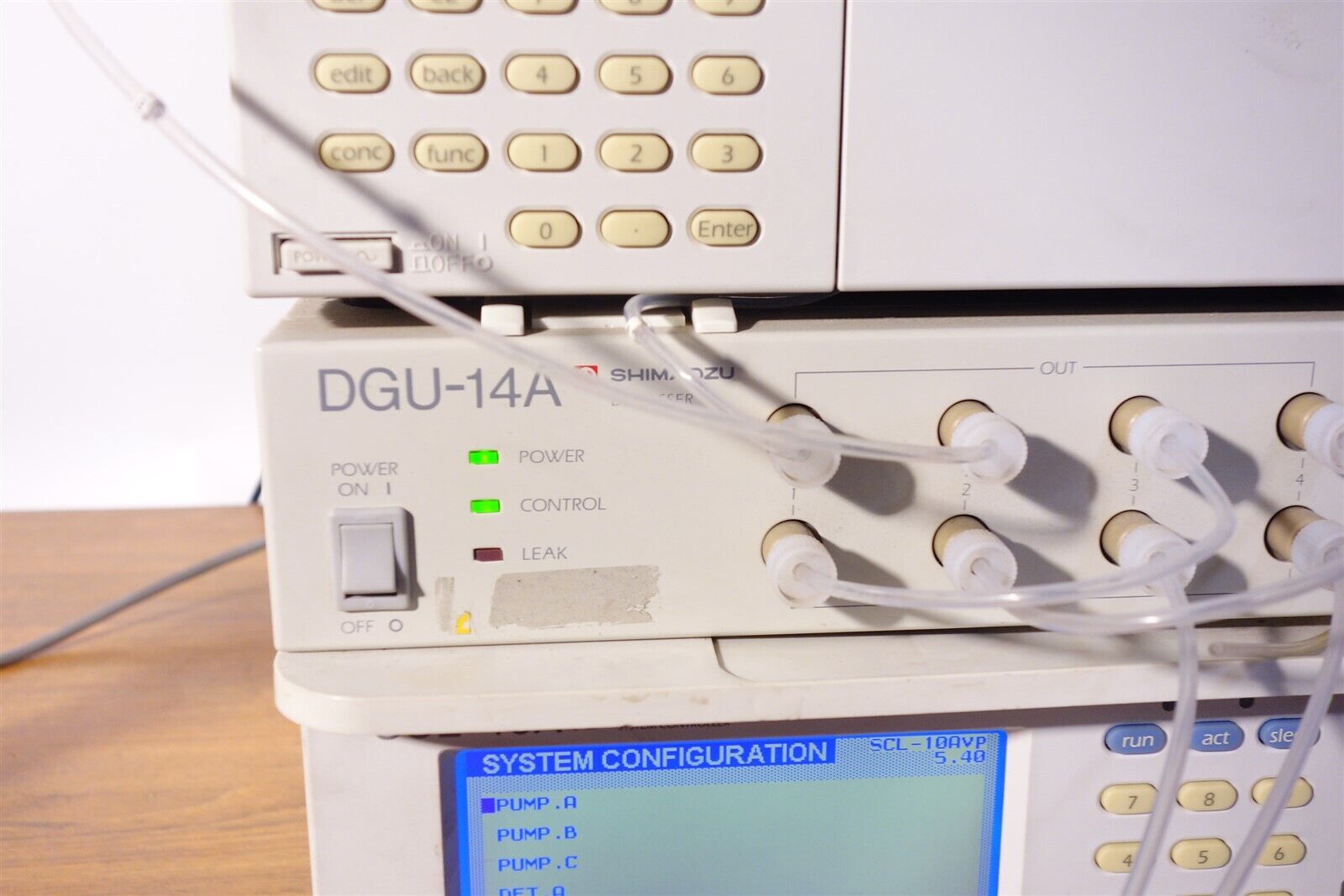 Shimadzu HPLC System (2) LC-10AT DGU-14A SCL-10A 