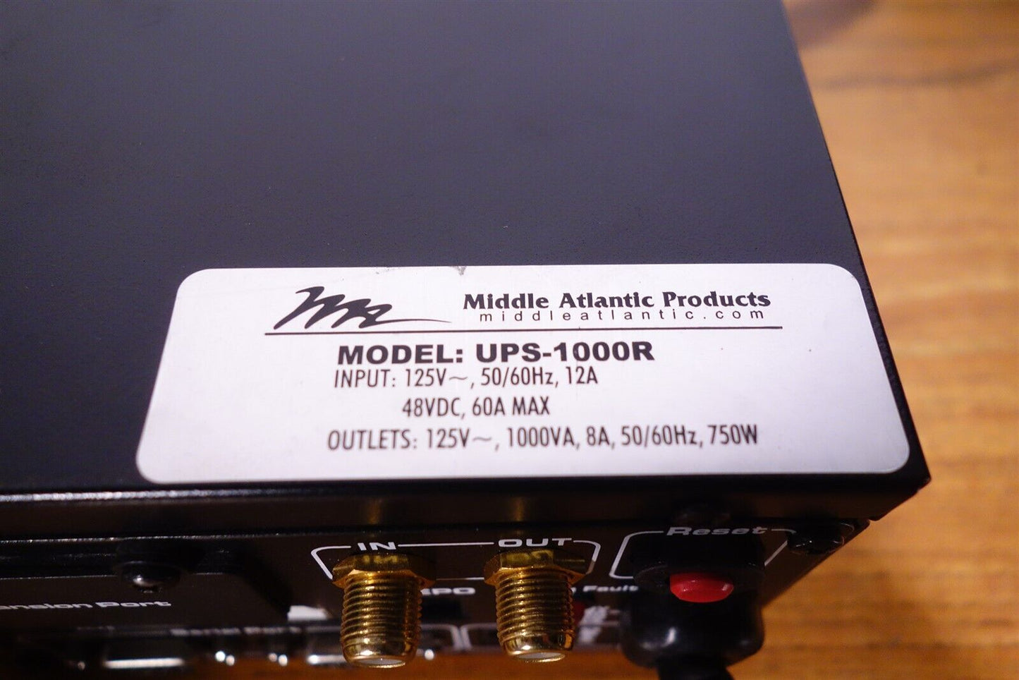 Middle Atlantic Products MODEL: UPS-1000R, Uninterruptible Power Supply