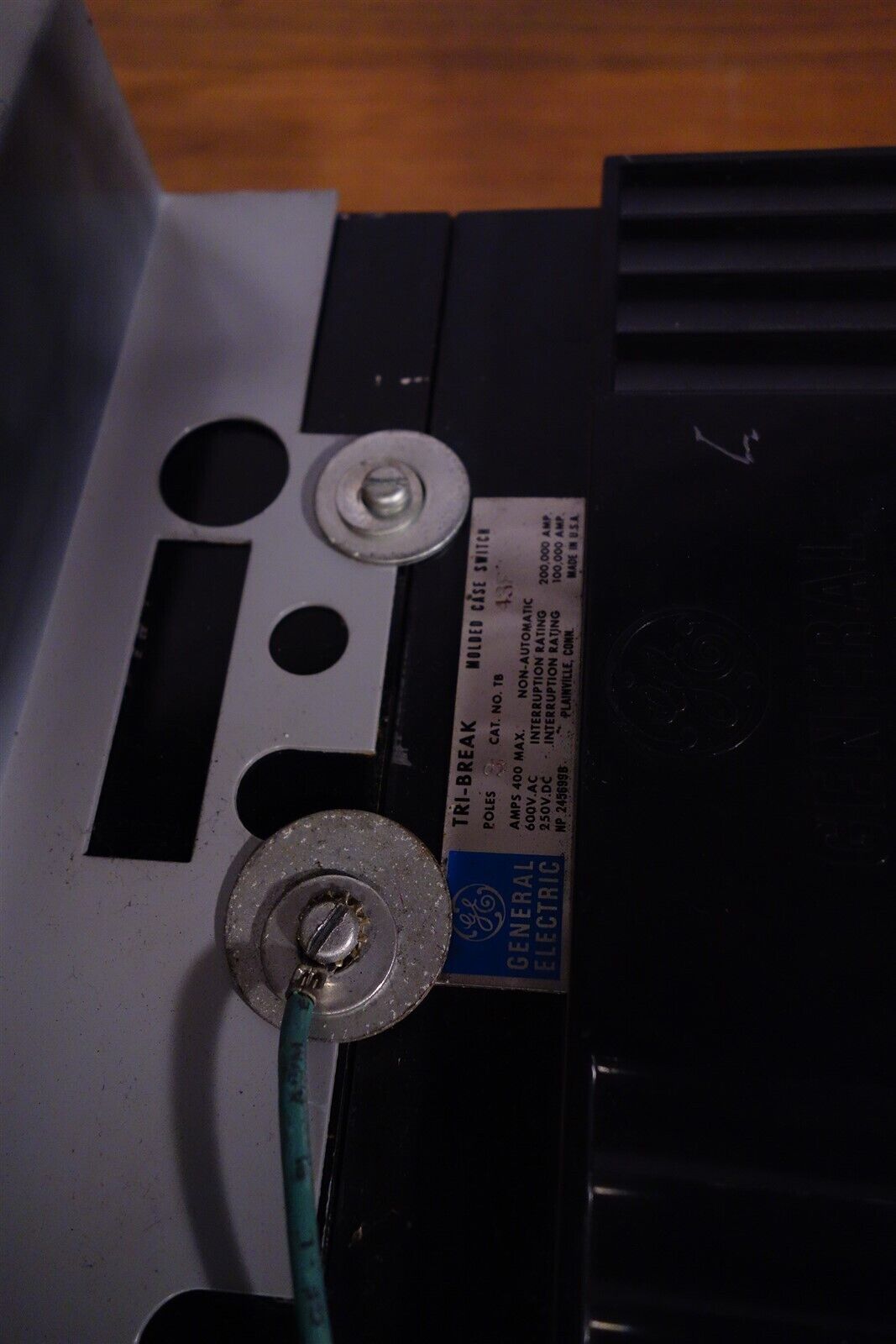 GE Tri-Break 400A 400AMP TB13F 3 Pole 
