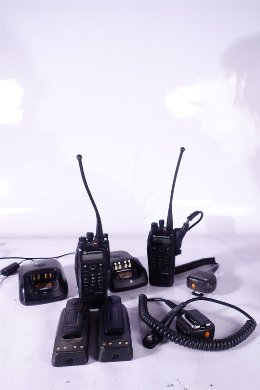Lot of 2 Motorola XPR 6580 Radios w/ Charging Docks / accessories 