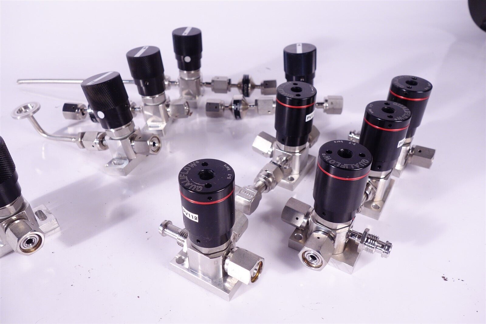 Large Lot of Qualiflow Stainless Pneumatic Valves - Excellent 