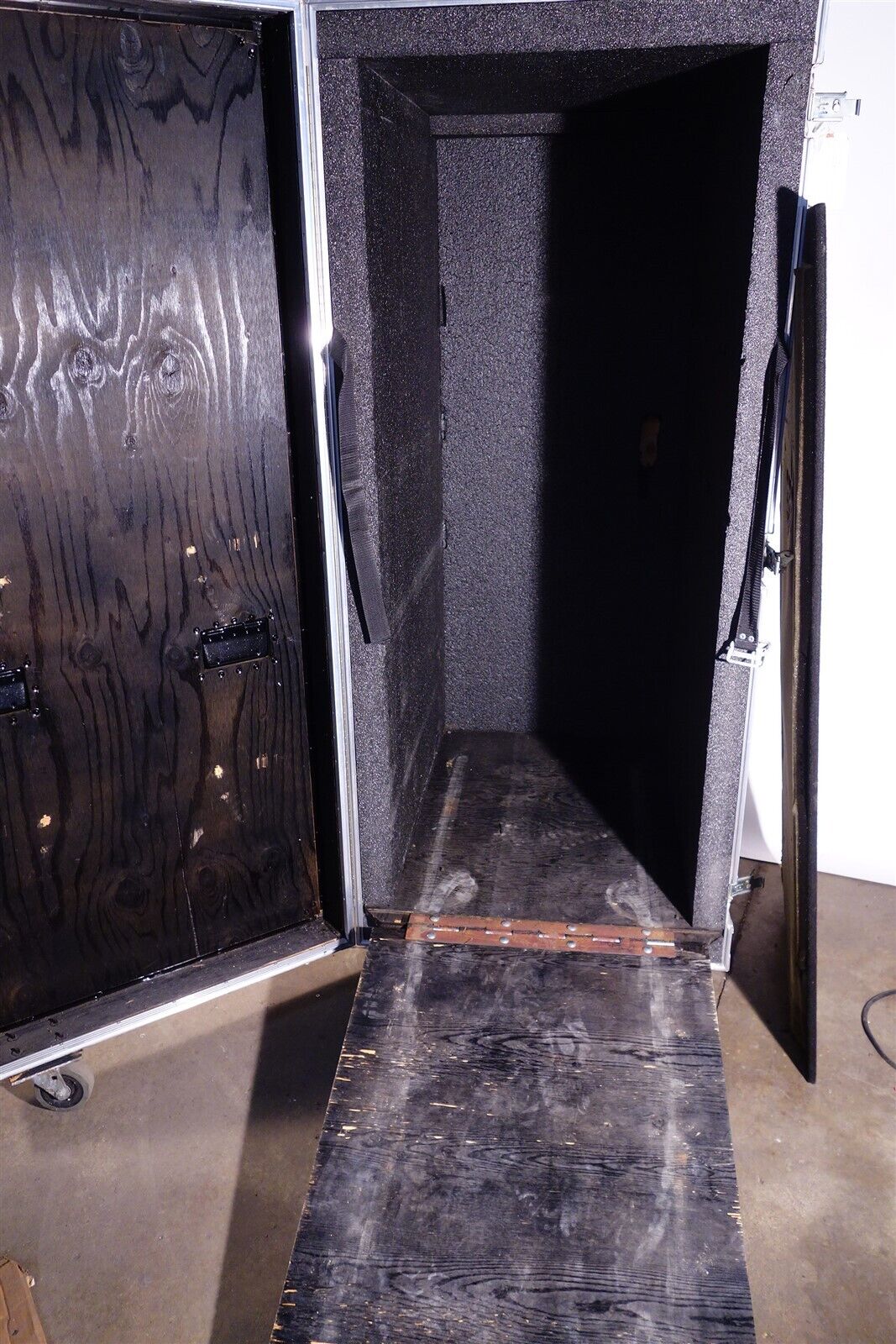 Huge Rolling Anvil / Gear Rackmount Road Case with Ramp / Optional gear rack