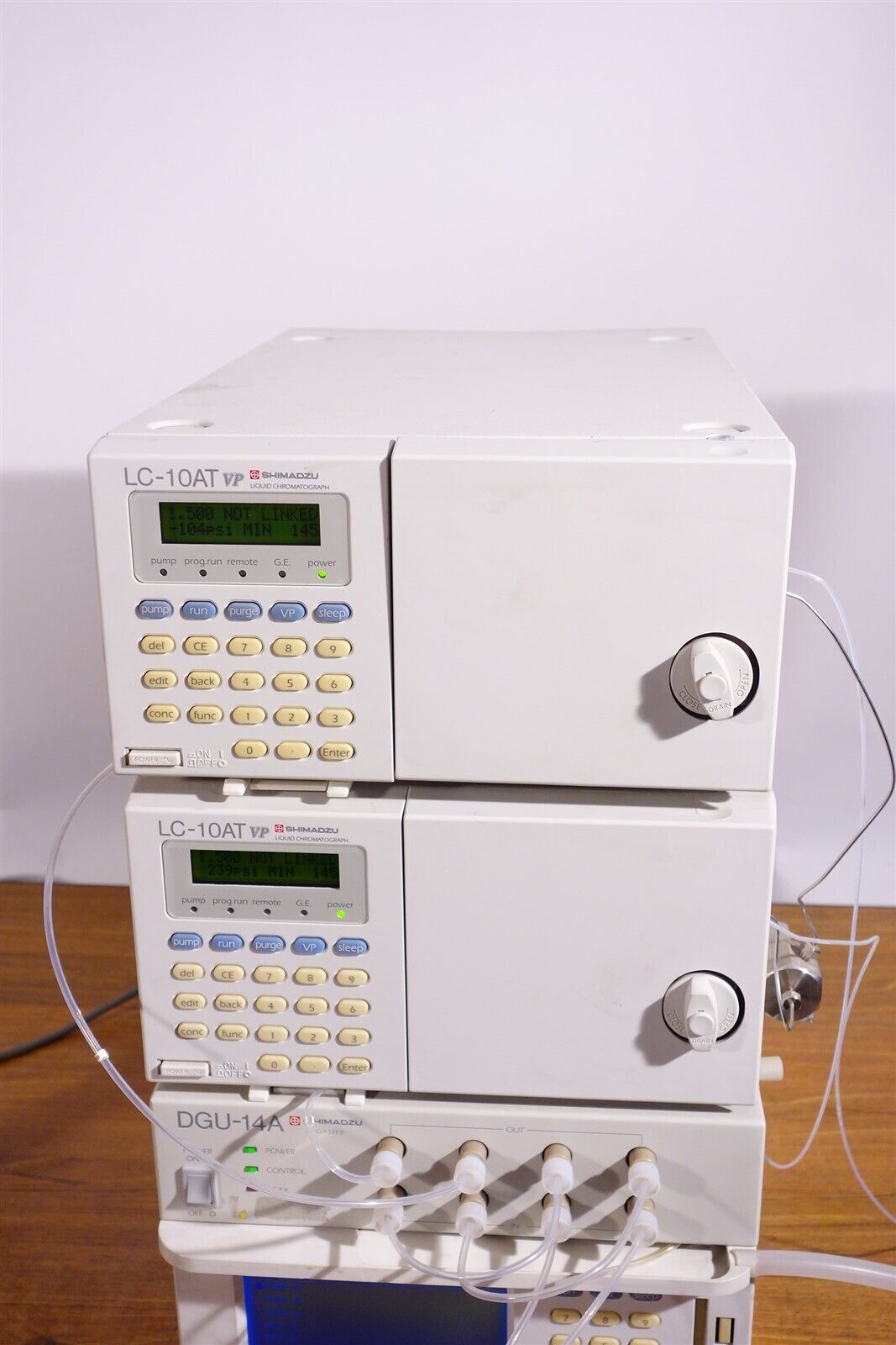 Shimadzu HPLC System (2) LC-10AT DGU-14A SCL-10A 