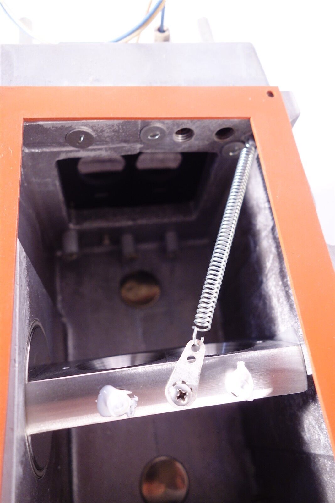 Flow Through Monochromator Diffraction Grating - UV / Light source 