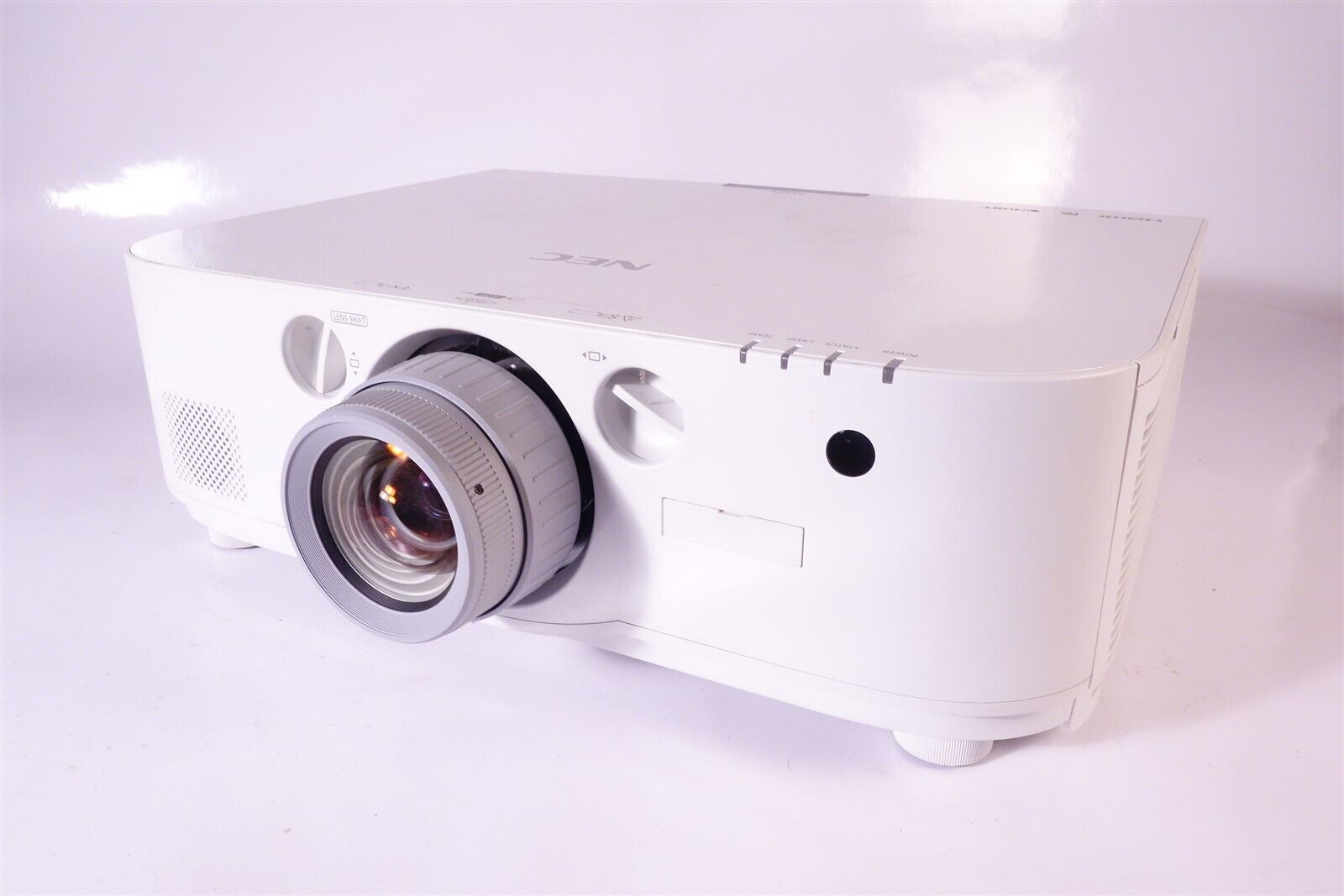 NEC NP-PA622U - 6200 Lumens WUXGA 1080p LCD Projector READ