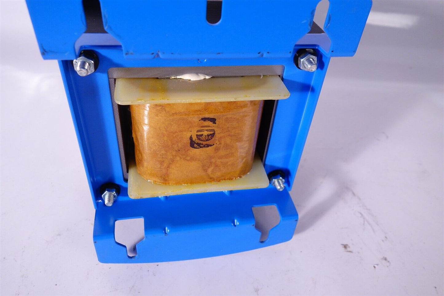 LEGRAND 42428 TRANSFORMER 630VA PRI-230/400V SEC-115V