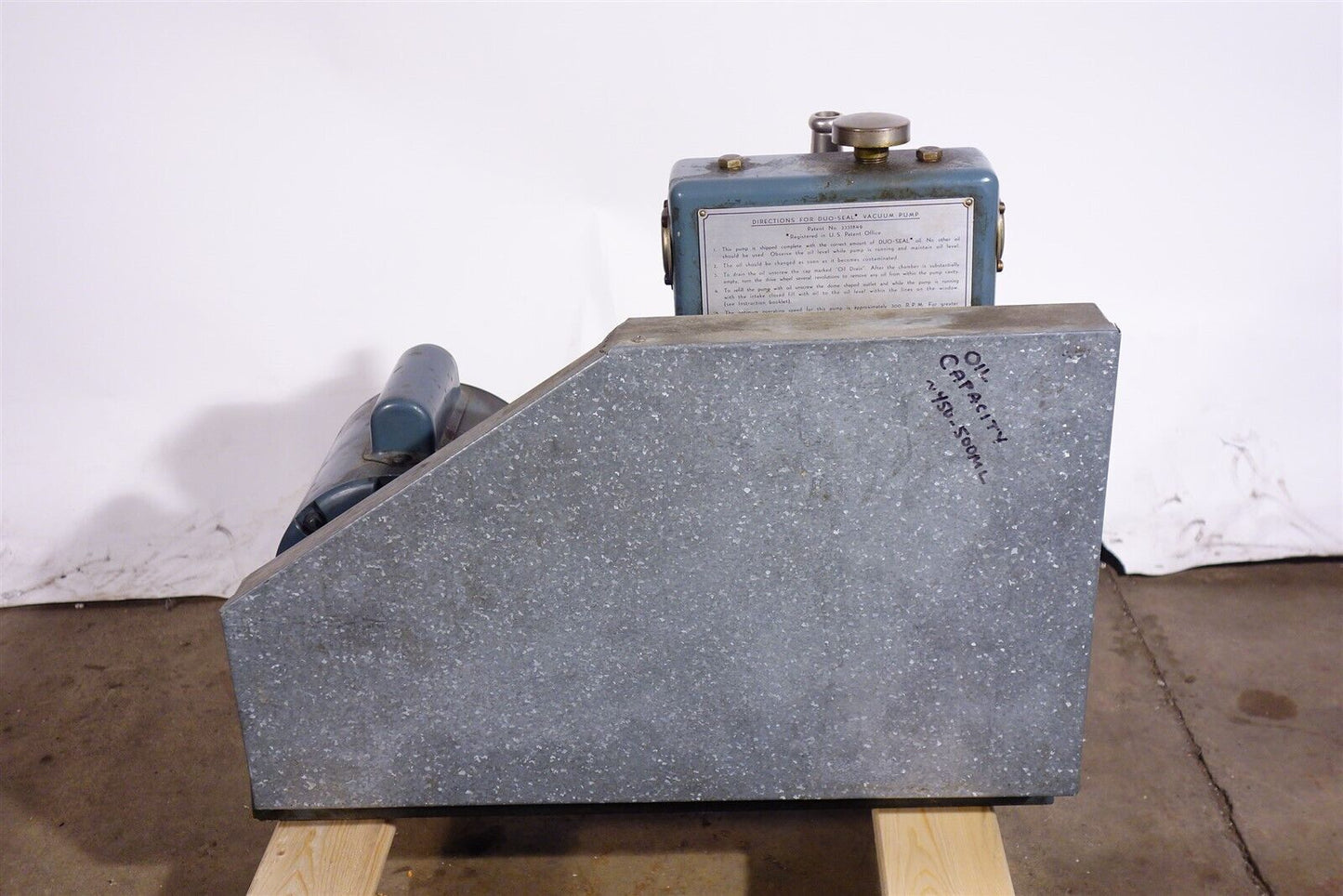 Large Welch DuoSeal Vacuum Pump - Excellent 