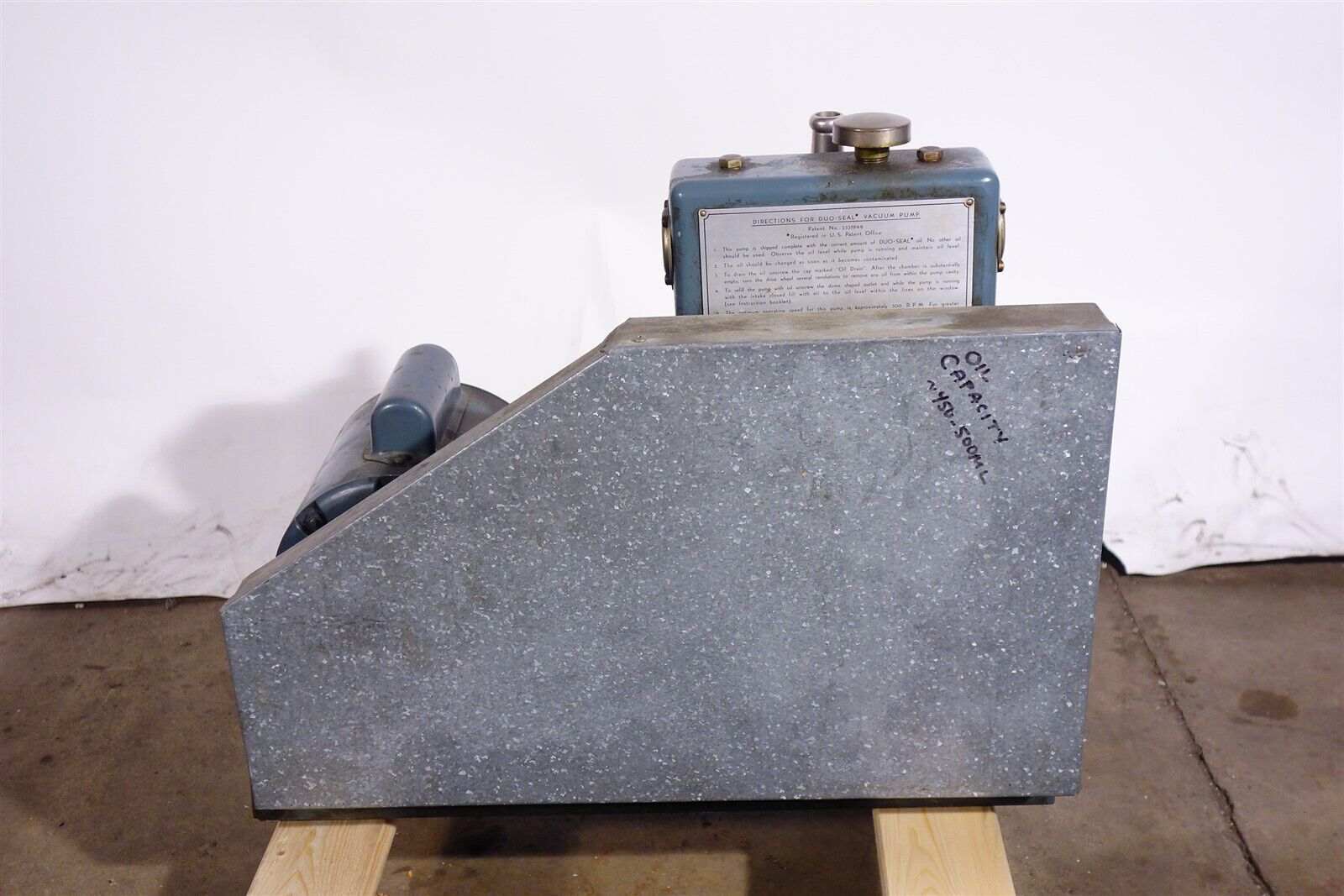 Large Welch DuoSeal Vacuum Pump - Excellent 