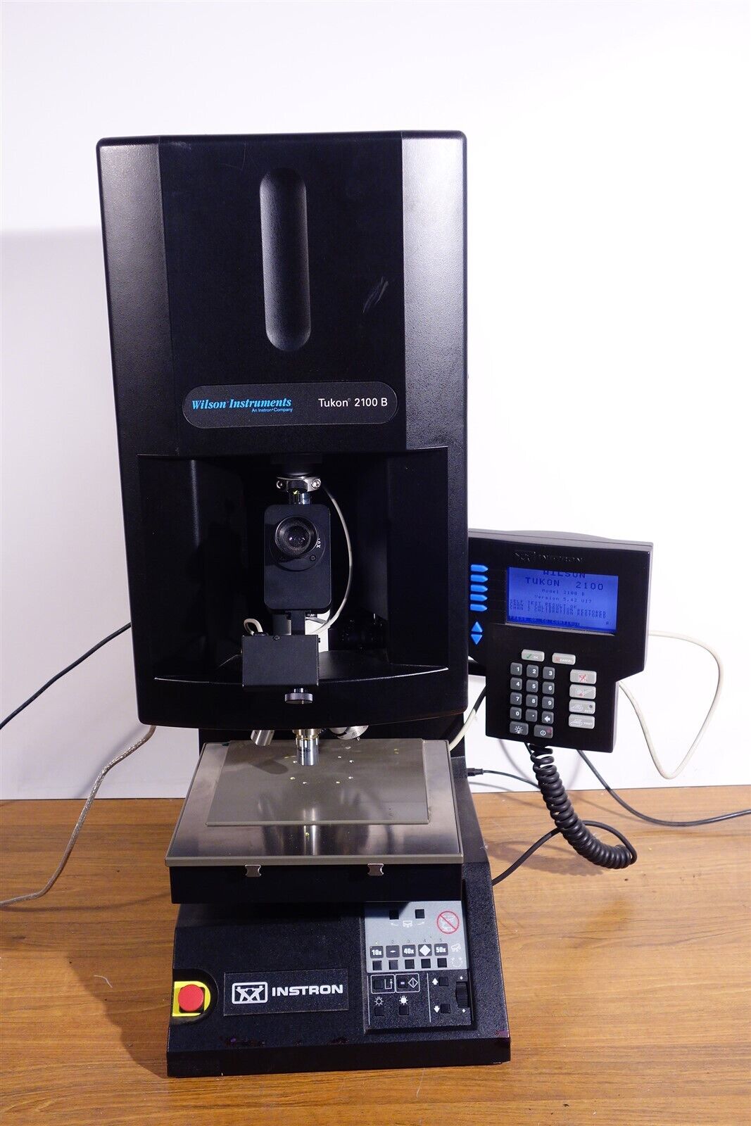 Wilson Instron KNOOP VICKERS HARDNESS TESTER TUKON TM 2100B 