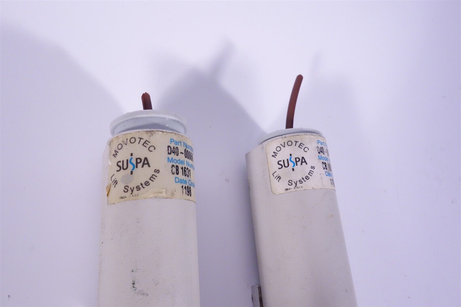 Lot of 2 Movotec Suspa D40-00066 Lift Cylinders 