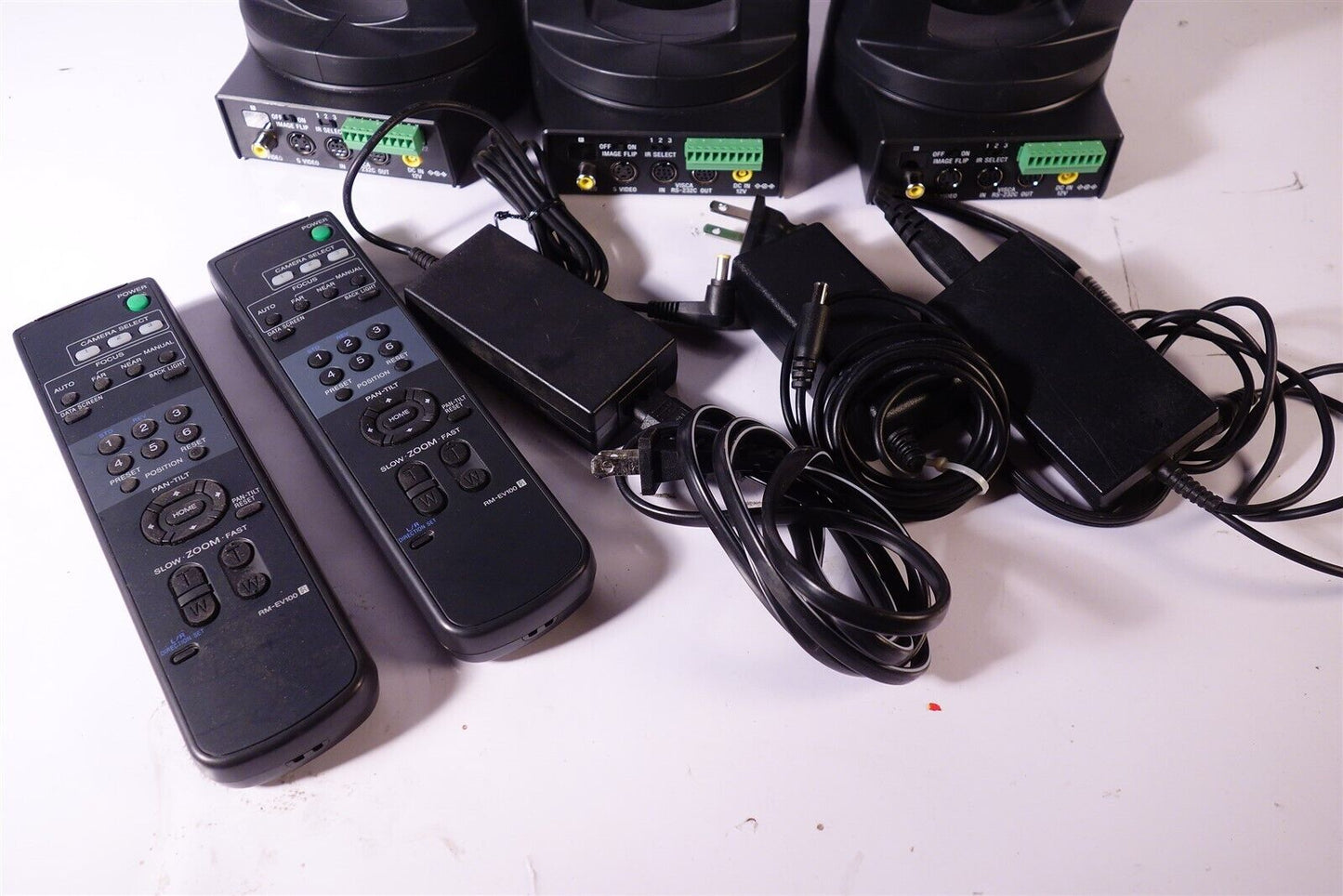 Lot of 3 - TESTED - WORKING Sony EVI-D70 + Power Supplies + Remotes