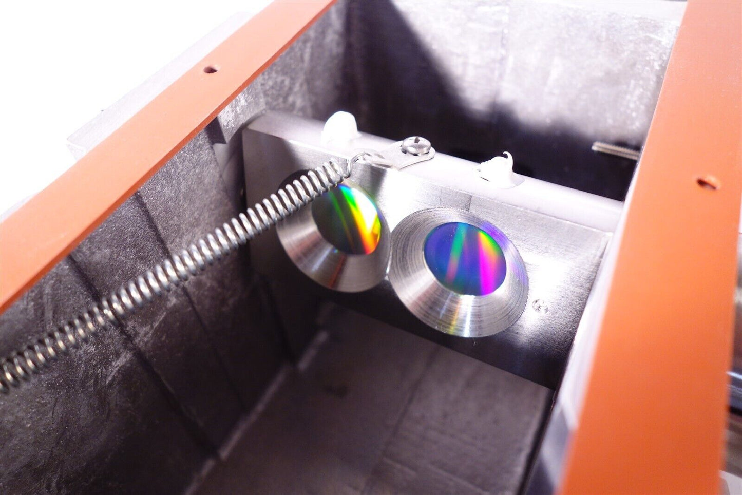 Flow Through Monochromator Diffraction Grating - UV / Light source 