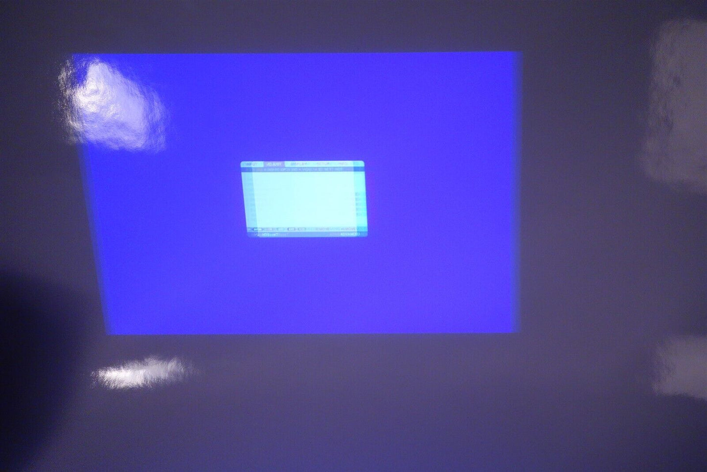 NEC NP-PA622U - 6200 Lumens WUXGA 1080p LCD Projector READ