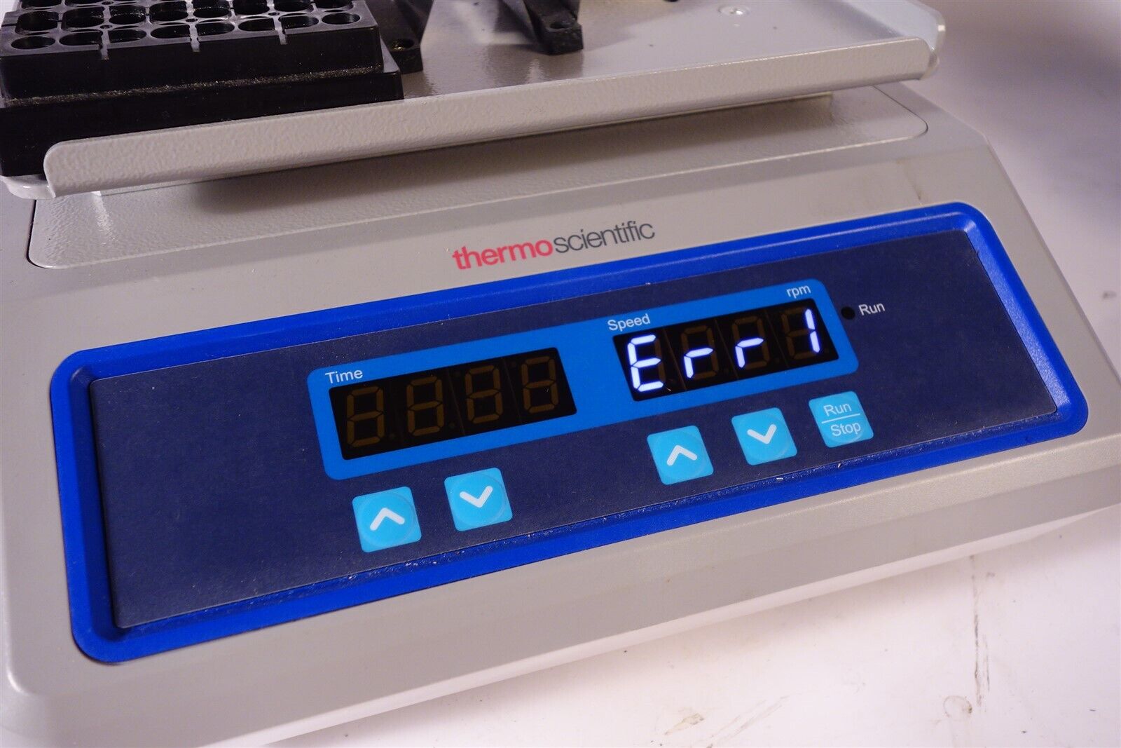 Thermo Scientific Microplate Shaker Model 88882005 - Gives Error