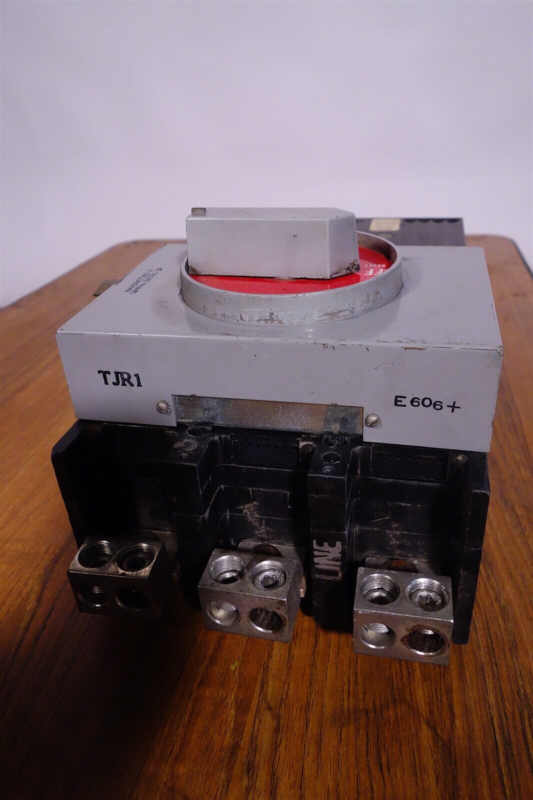 GE Tri-Break 400A 400AMP TB13F 3 Pole 