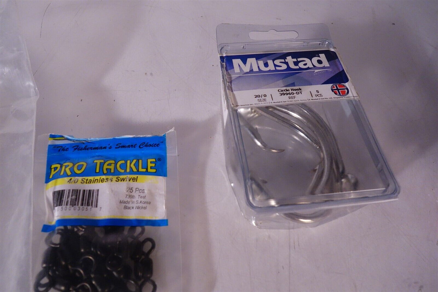 Heavy Duty Tackle 20/0 Mustad 39960 Circle Hooks + 4/0 swivel + 300yd leader