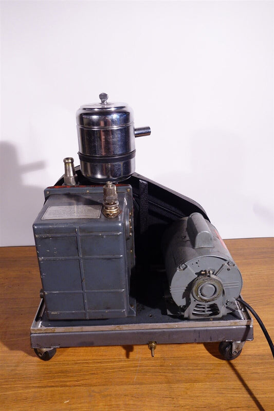 Large Welch DuoSeal 1402 Vacuum Pump - Excellent 