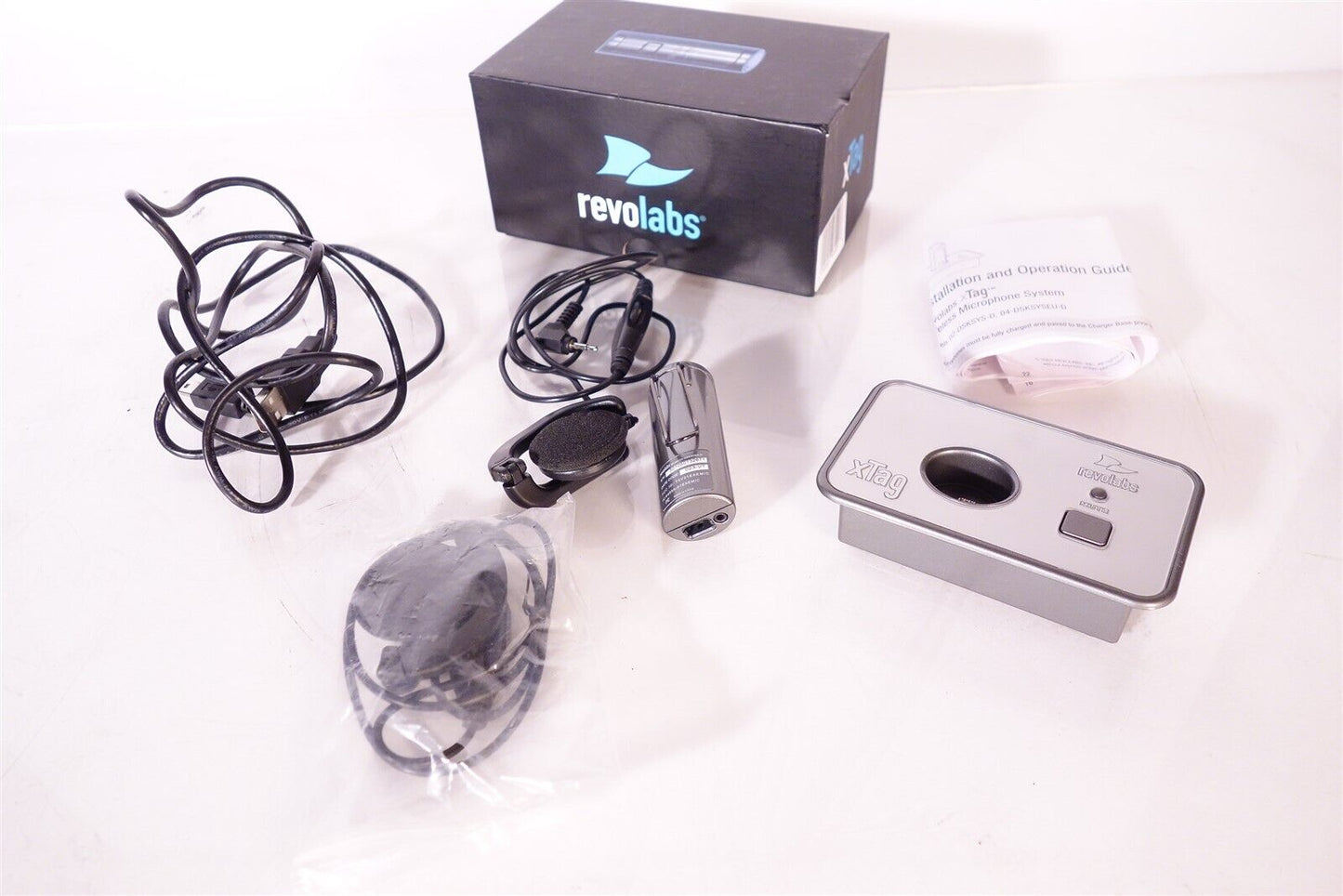 Revolabs 02-XTAGMIC XTAG 02-DSKMINA-D Charger + Microphone Good Condition