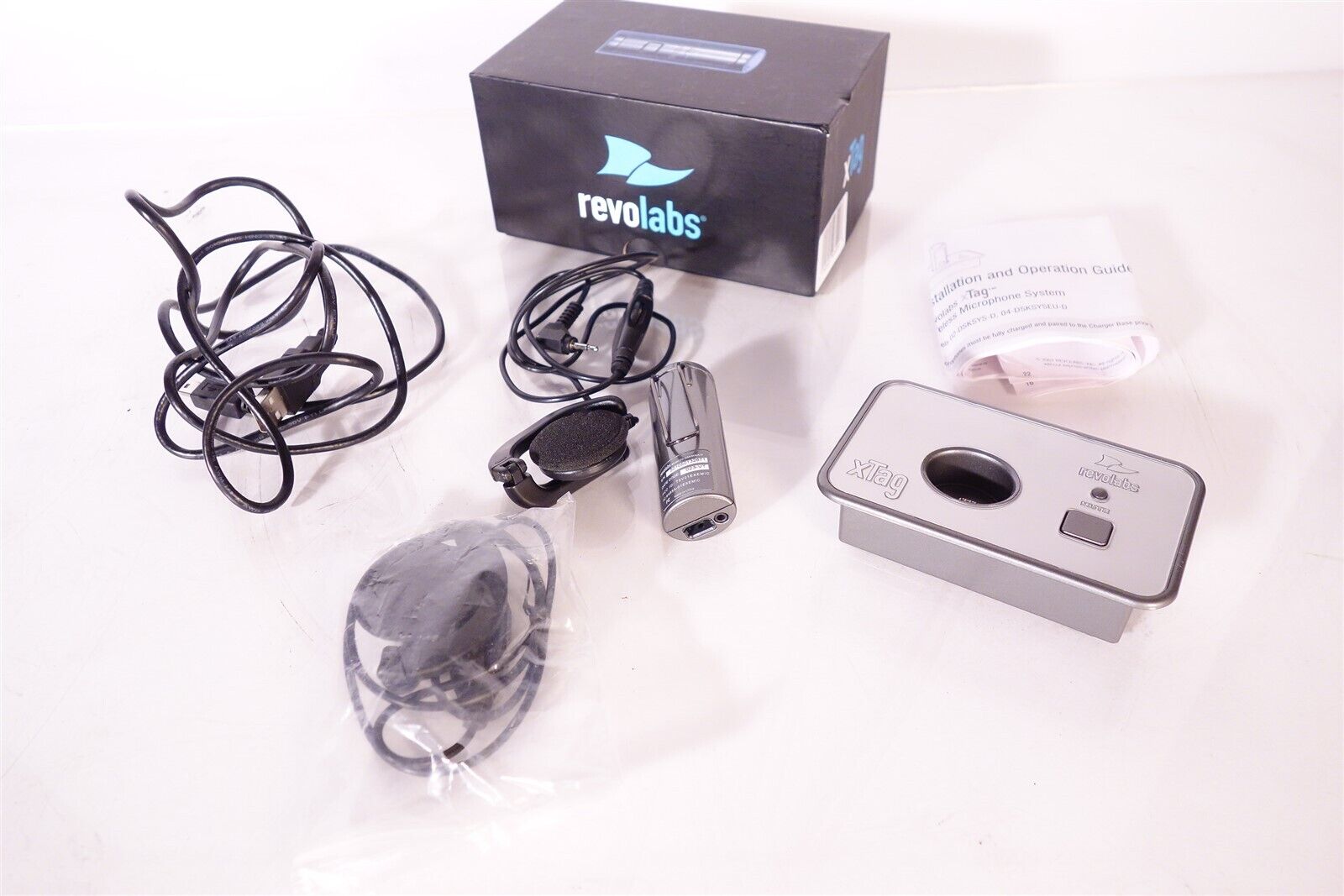 Revolabs 02-XTAGMIC XTAG 02-DSKMINA-D Charger + Microphone Good Condition